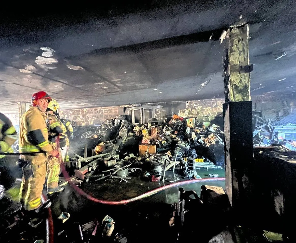 1906