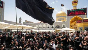 عزاداری تاسوعای حسینی در حرم رضوی (عکس)