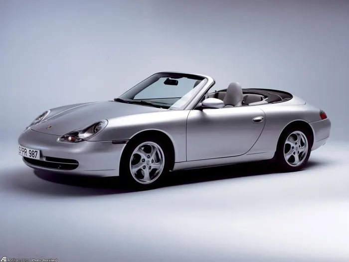پورشه 911 کاررا کابریولت(نسل 966) مدل 1998 در وضعیت استاندارد