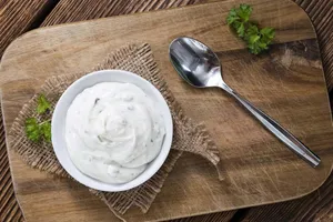 طرز تهیه ماست موسیر خانگی با طعمی متفاوت
