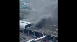 حادثه مرگبار تصادف قطار و اتوبوس در بانکوک