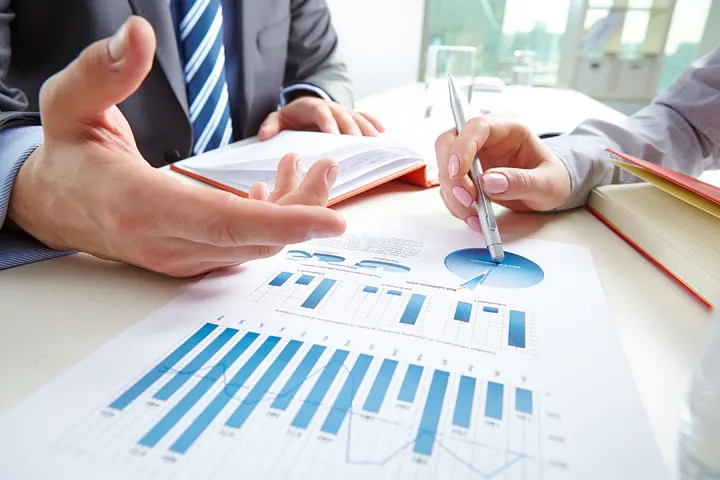 چگونه کم و گزیده اما پربار و موفق کار کنیم؟