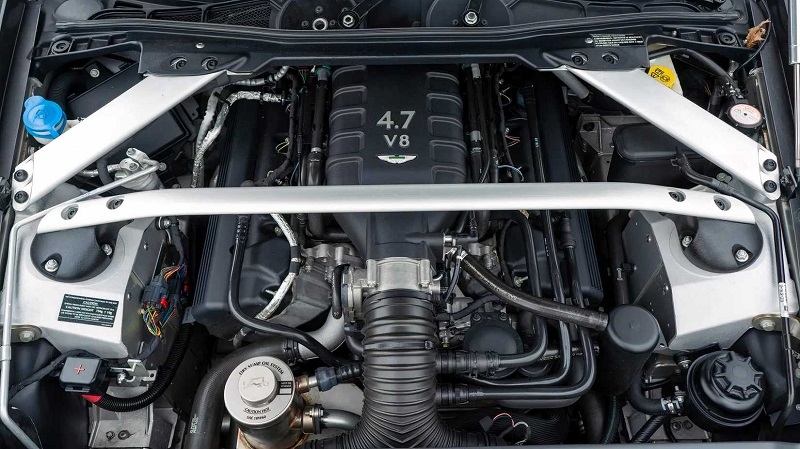 استون مارتین 4.7 V8