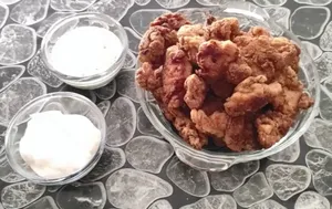 طرز تهیه مرغ سوخاری رستورانی با مواد ساده؛ ترد و حرفه‌ای در خانه