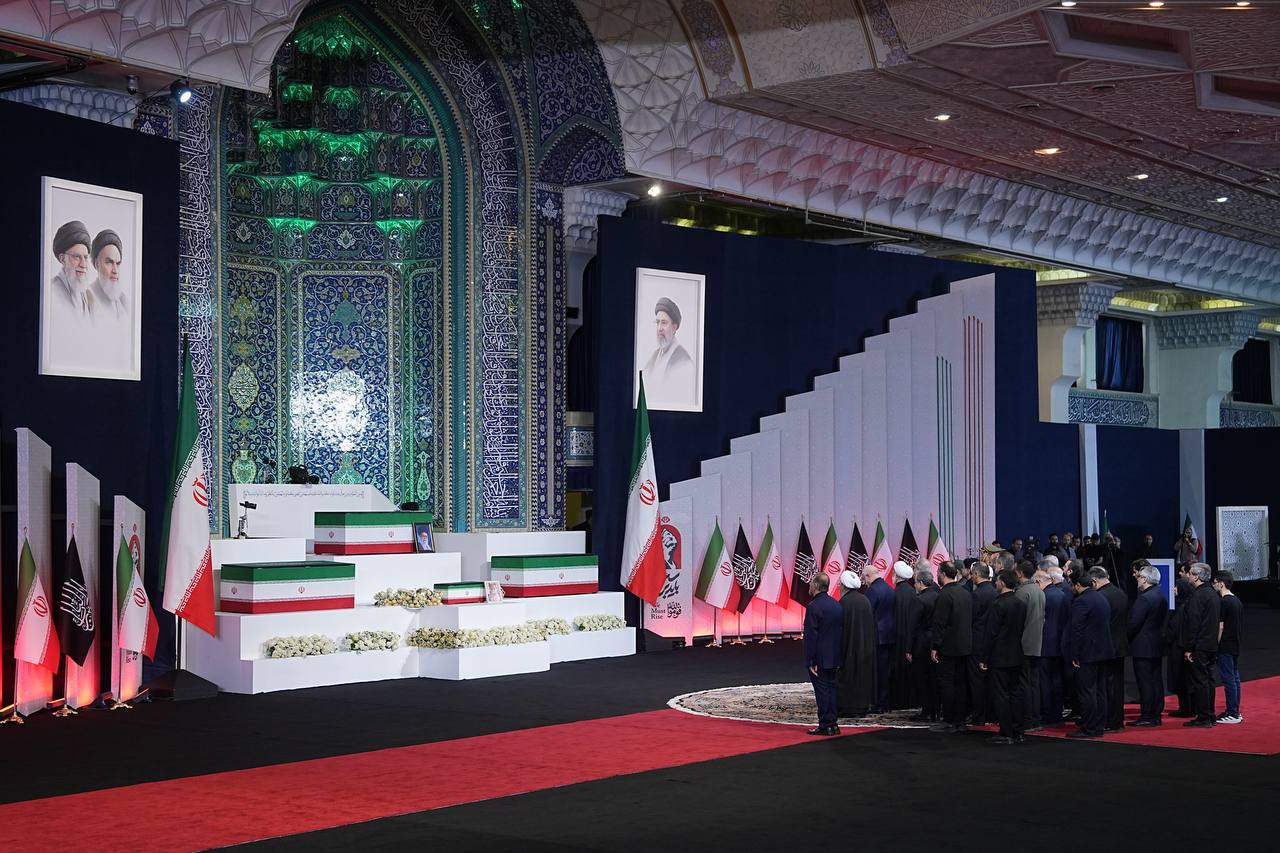 مراسم ادای احترام سران و مقامات کشورها و هیات های خارجی به رهبر شهید