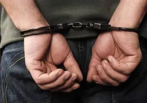 فارس: دستگیری اغتشاشگری که در شیراز مأمور پلیس را به آتش کشید