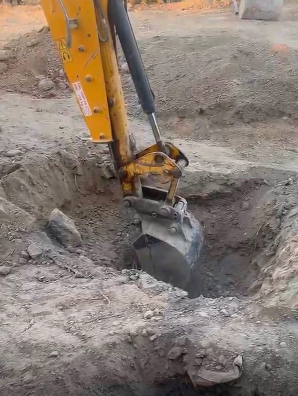 عراق؛ دستگیری مقامات به اتهام فساد مالی / کشف انبوه دلار در خانه نمایندگان مجلس (+عکس)