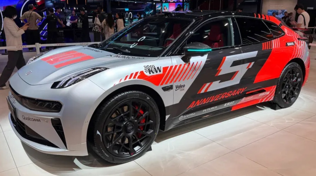Zeekr 001 FR Race Car