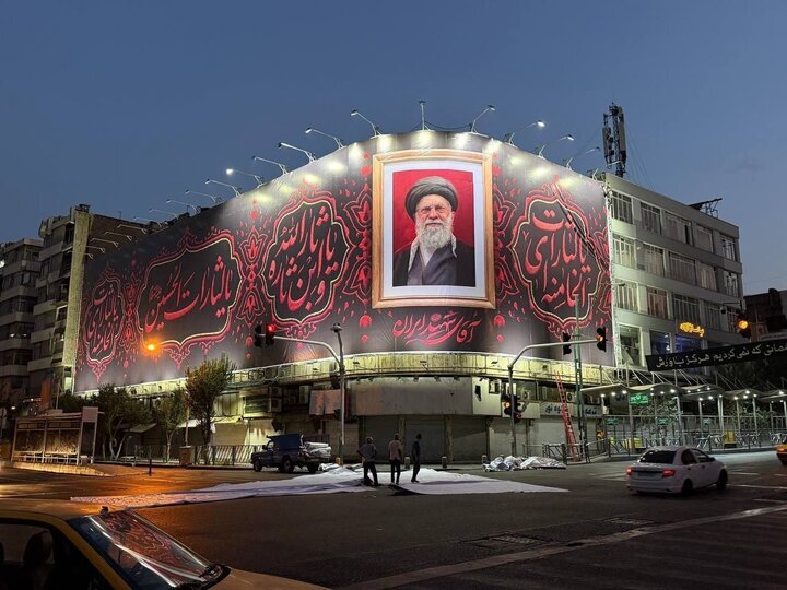 آنچه هنرمندان برای رهبر شهید نقش زدند