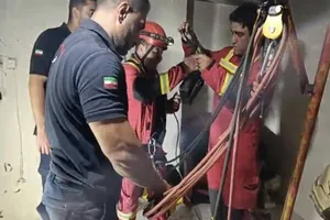 سقوط پدر و پسر از ارتفاع ۸ متری ساختمان در حال ساخت