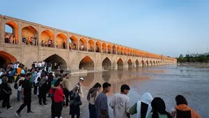 زاینده‌رود در اصفهان جان گرفت (گزارش تصویری)