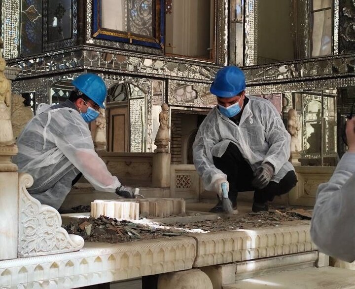 حفاظت اضطراری از تخت مرمر در کاخ گلستان