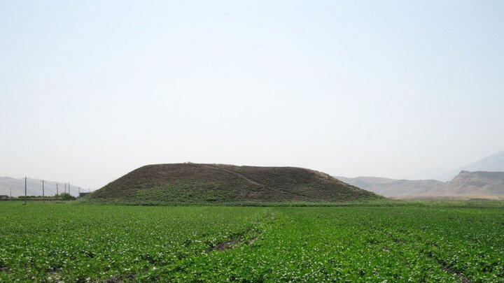 «تپه تیغن»؛ نگینی تاریخی در دل مزارع دره‌شهر