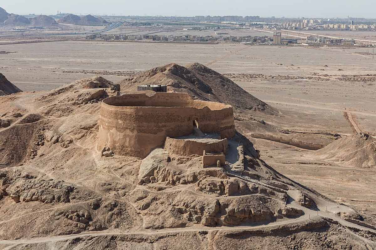 دخمه یزد