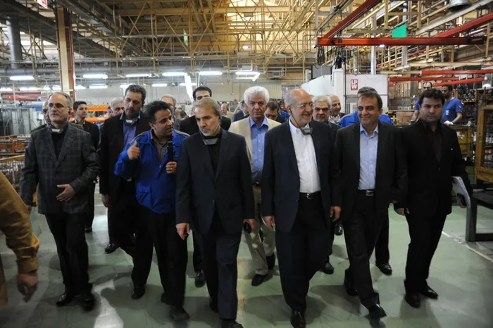 بازدید دکتر نوبخت و مهندس نعمت زاده از ایران خودرو
