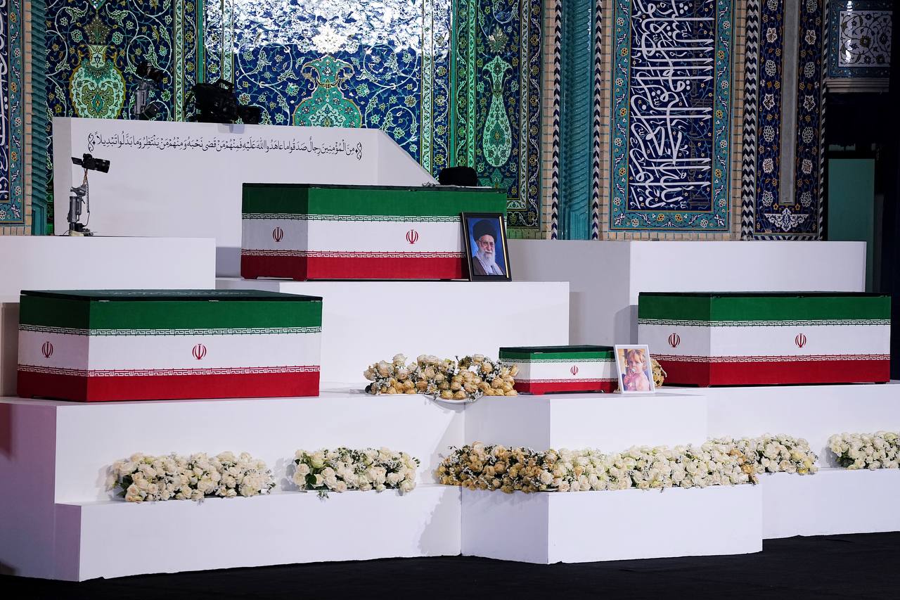 مراسم ادای احترام سران و مقامات کشورها و هیات های خارجی به رهبر شهید