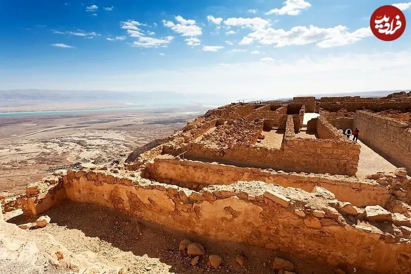 دژ ماسادا بر فراز فلاتی سنگی در حاشیه دریای مرده ساخته شده بود