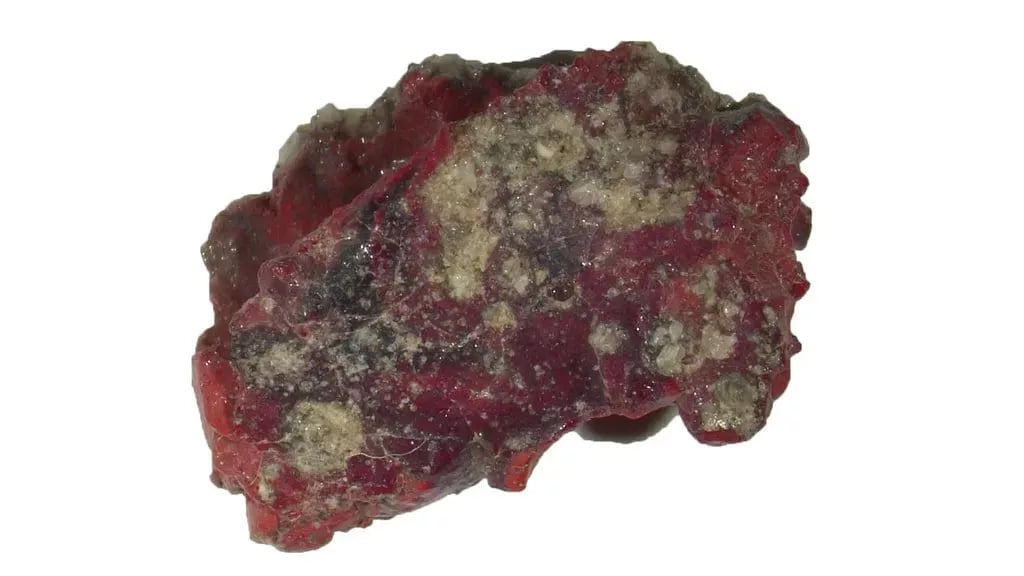 این شیشه سبز و قرمز و تا حدی رادیواکتیو را «ترینیتایت» (Trinitite) نام‌گذاری کردند.