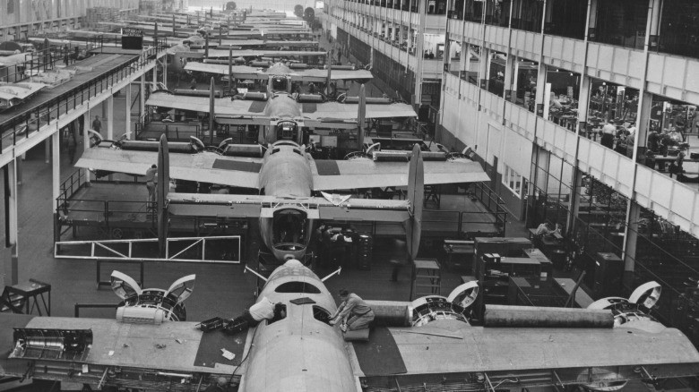 شرکت فورد موتور؛ از مدل T تا بمب‌افکن‌های B-24